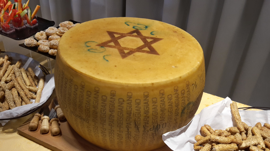 Il Parmigiano Reggiano è diventato kosher